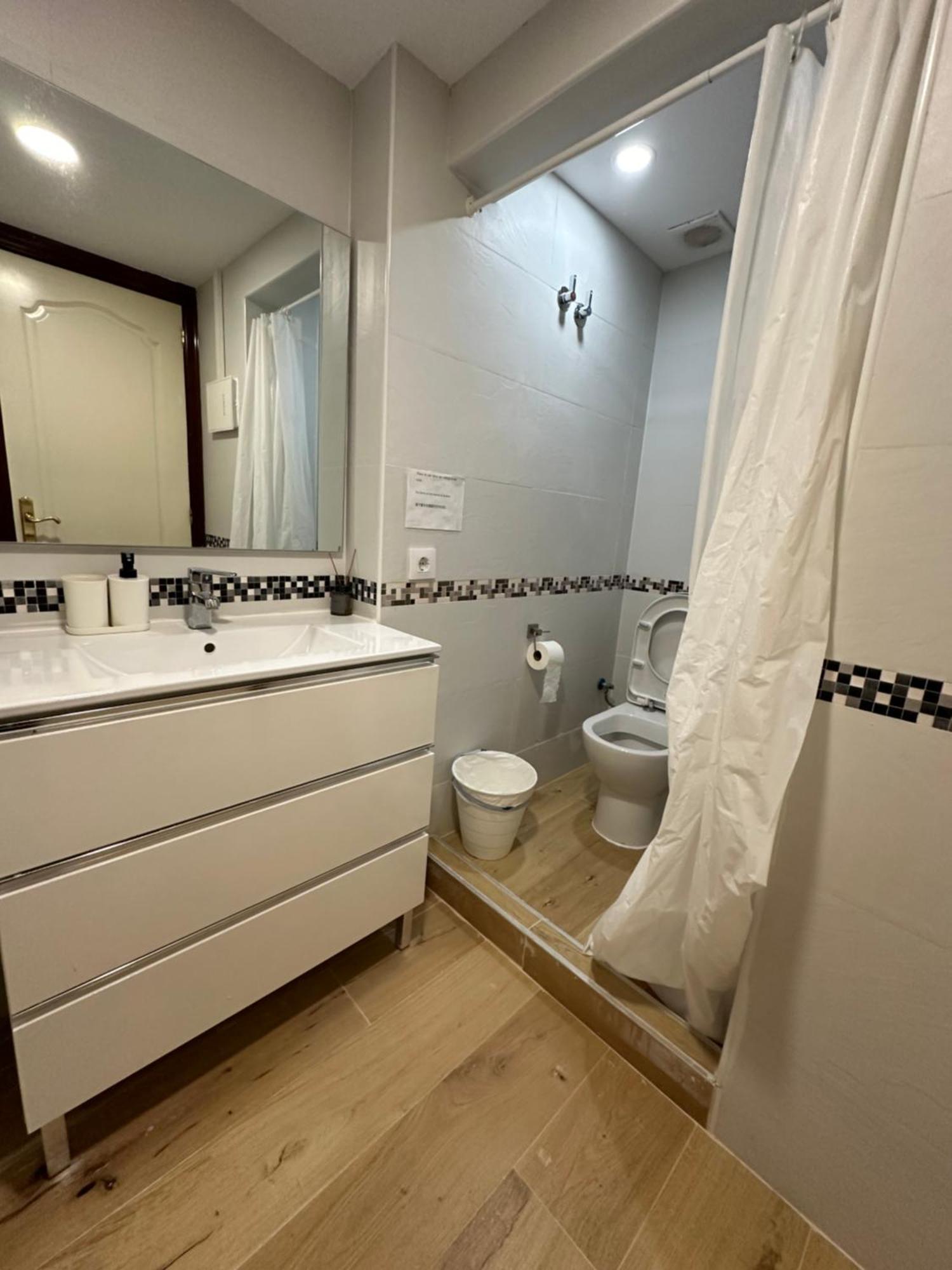 Hotel Fudodo舒适3 Beds L’Hospitalet de Llobregat Exterior foto